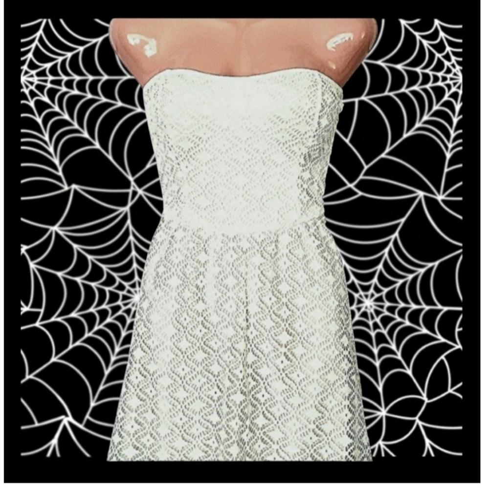BONGO White Crochet Dress, Strapless, Open Back Sz L